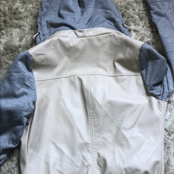 Zip up jacket - Picture 3 of 3